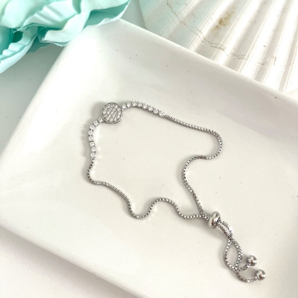 Round Rhinestone Bracelet - Picture 3 of 9